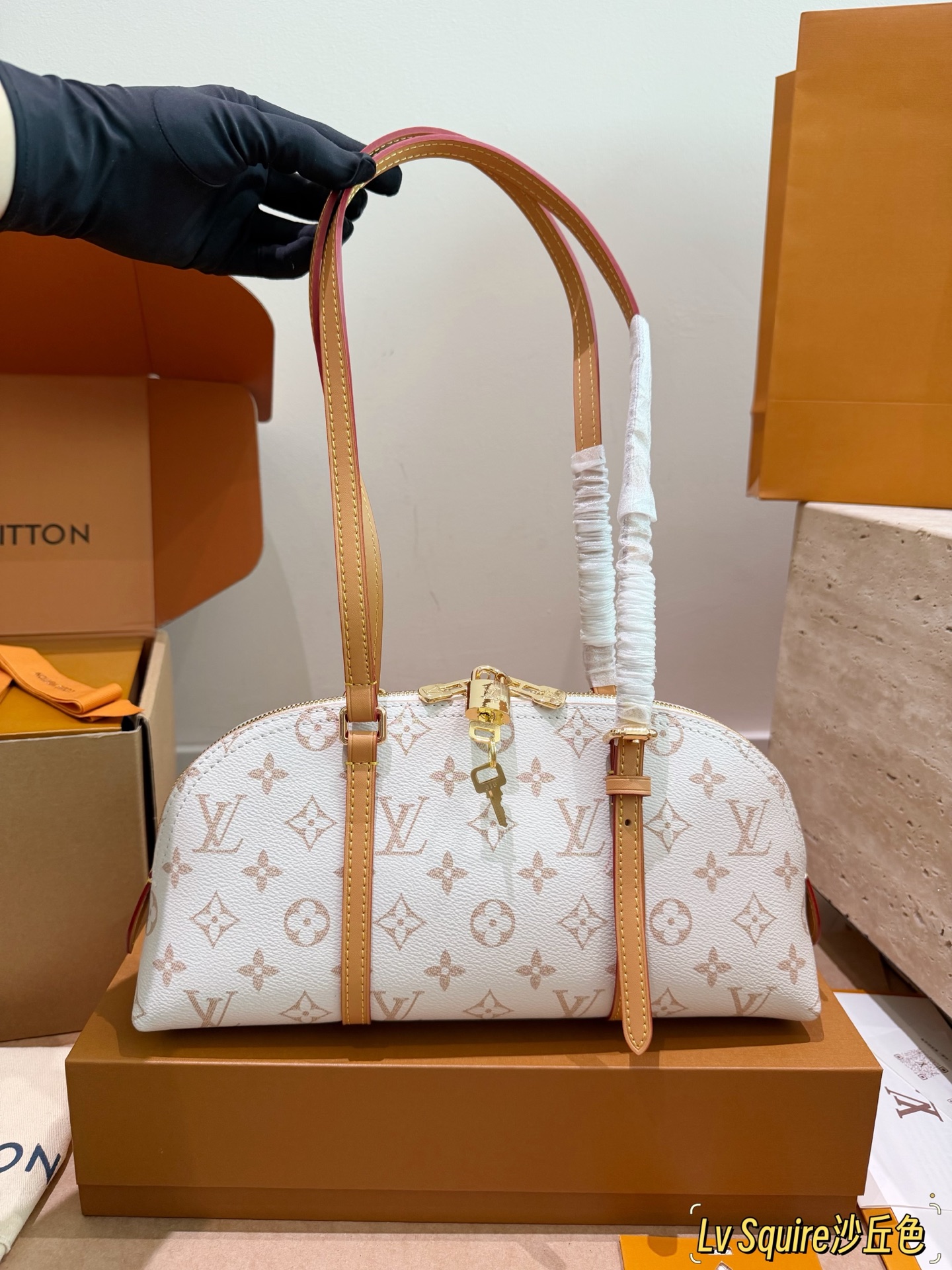 LV Monogram Handbag Monogram Canvas Cowhide Leather 22